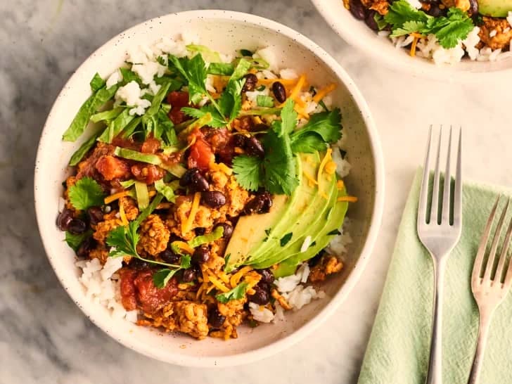 Pulyka burrito tál korianderes-lime rizzsel