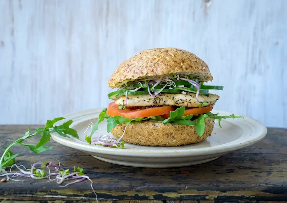 Sült csirkemelles szendvics recept – egészséges étel fotója