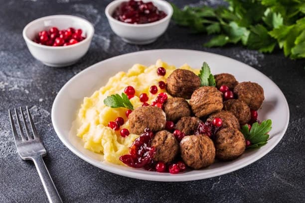 Svéd húsgolyó, krumplipüré recept fotója